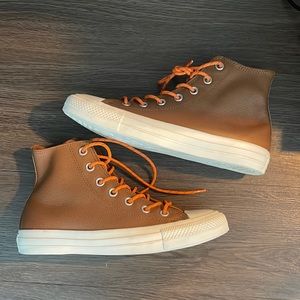 NWOT brown leather converse